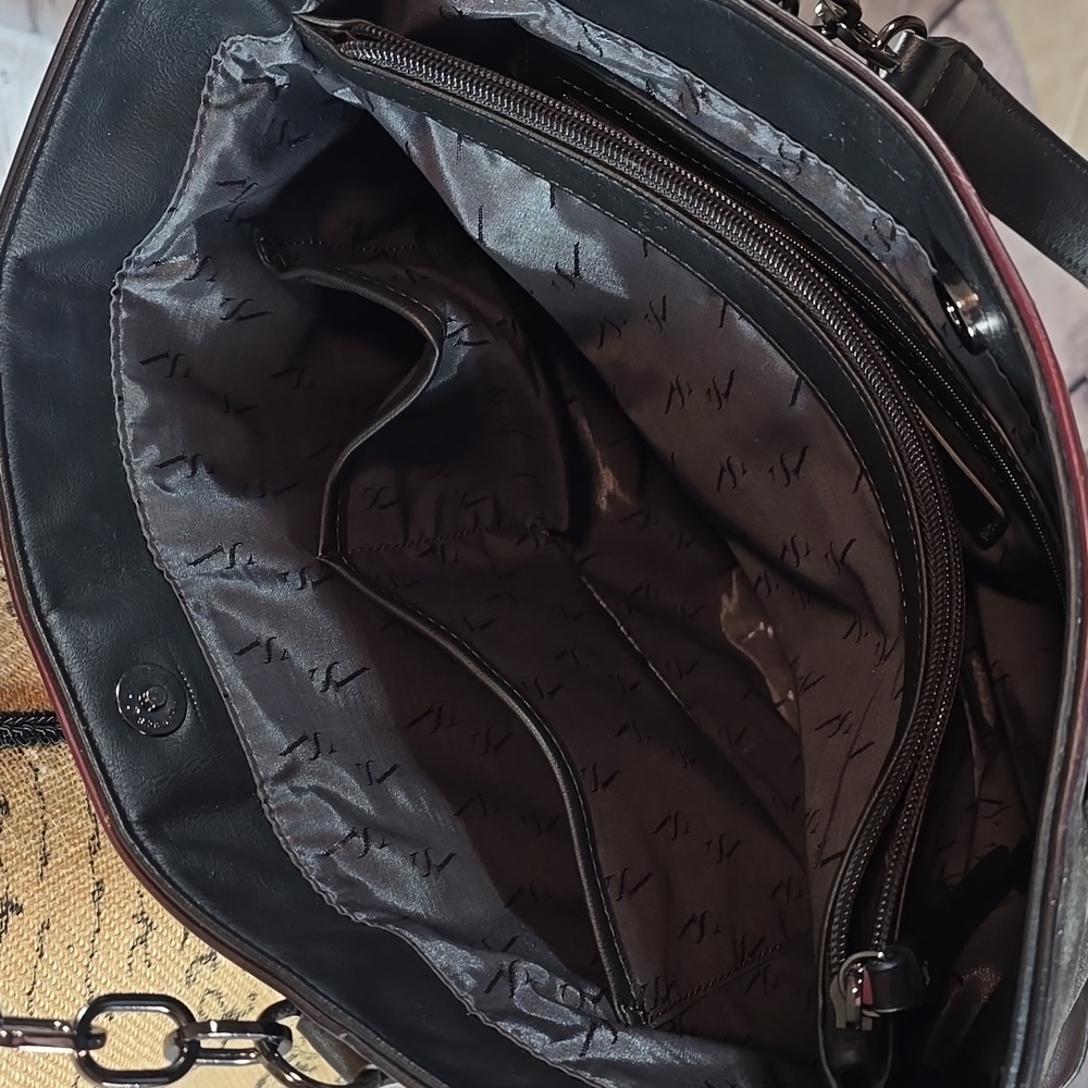 Simply Vera Vera Wang Handbag Wine and Black - Picture 12 of 15